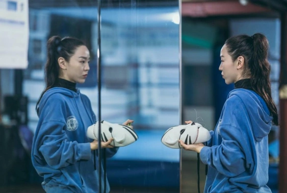 Кадр из дорамы Отважная Ши Мин