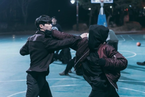 Кадр из дорамы Отважная Ши Мин