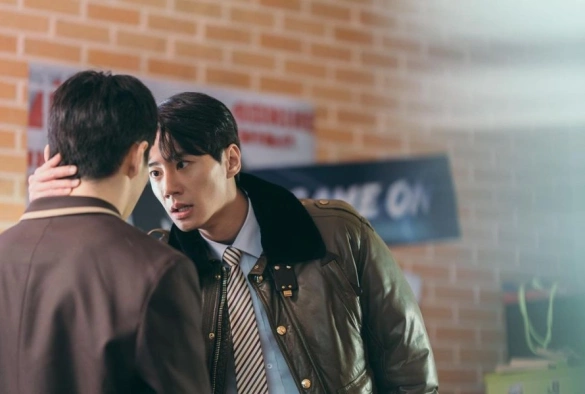 Кадр из дорамы Отважная Ши Мин