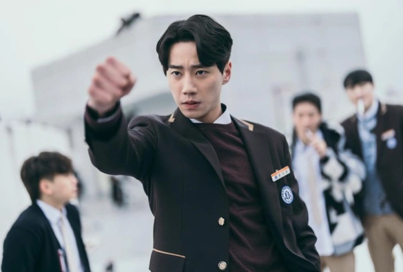 Кадр из дорамы Отважная Ши Мин