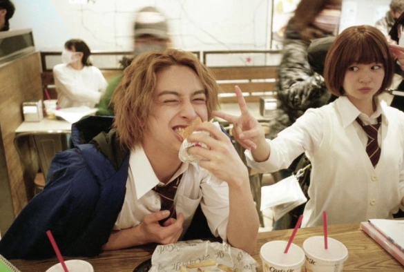 Кадр из дорамы Неудержимая юность