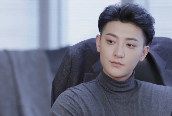 Кадр из дорамы Любя тебя