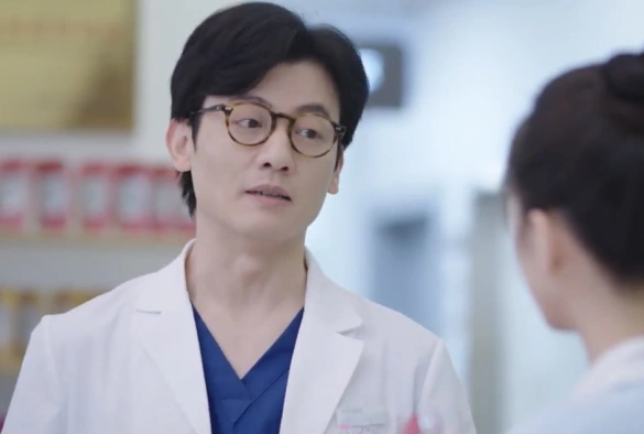 Кадр из дорамы Любя тебя