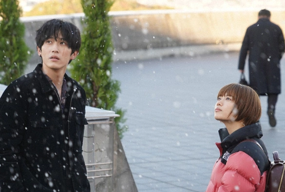 Кадр из дорамы Это любовь: Хулиган и девушка с белой тростью