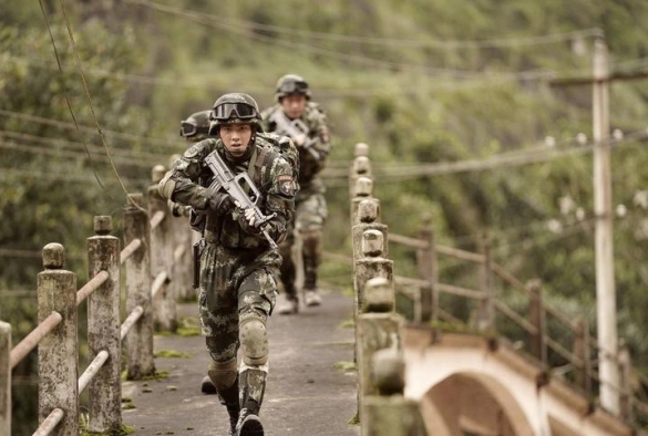 Кадр из дорамы Слава спецназа