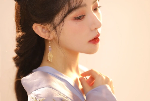 Кадр из дорамы Тайный страж с красными рукавами