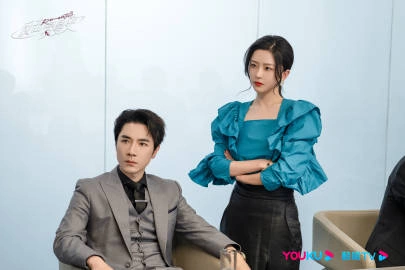 Кадр из дорамы Любовь наносит ответный удар