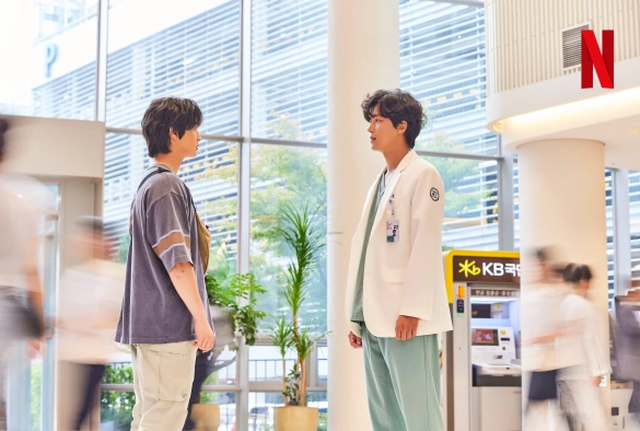 Кадр из дорамы Даже в психиатрическом отделении наступает утро