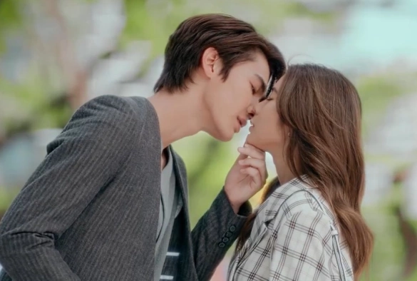 Кадр из дорамы Безликая любовь