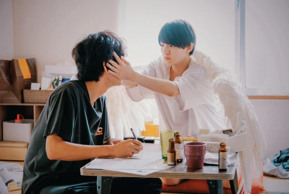 Кадр из дорамы В однушке с ангелом