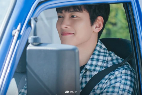 Кадр из дорамы Добро пожаловать в Самдалри