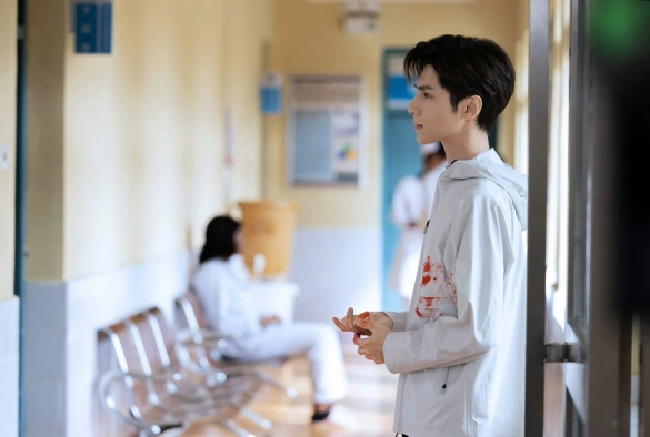 Кадр из дорамы Любовь — это панацея