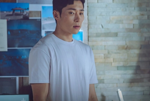 Кадр из дорамы Цветы расцветают даже на песке