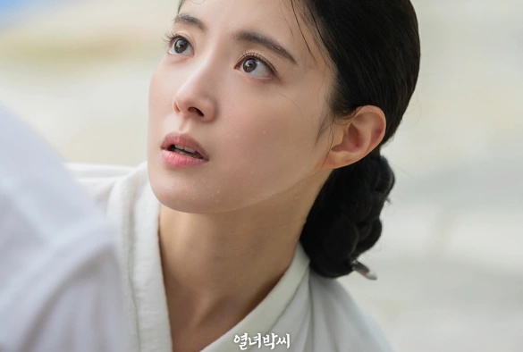 Кадр из дорамы История брачного контракта Пак