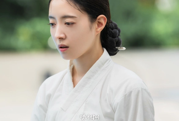 Кадр из дорамы История брачного контракта Пак