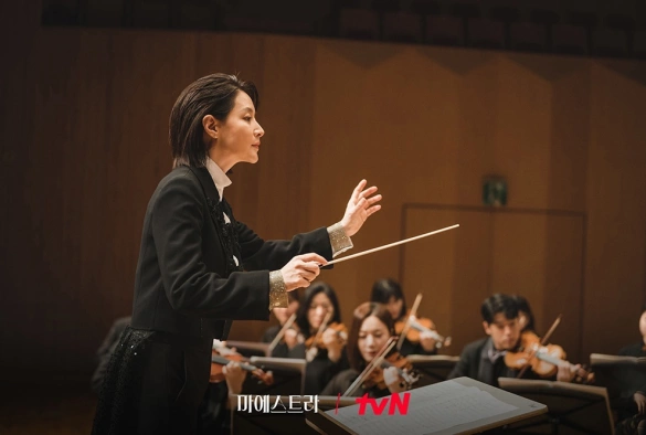 Кадр из дорамы Маэстра