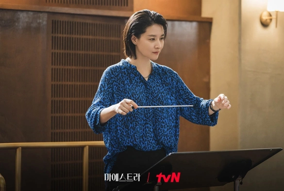 Кадр из дорамы Маэстра