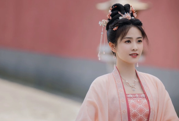 Кадр из дорамы История дворца Куньнин