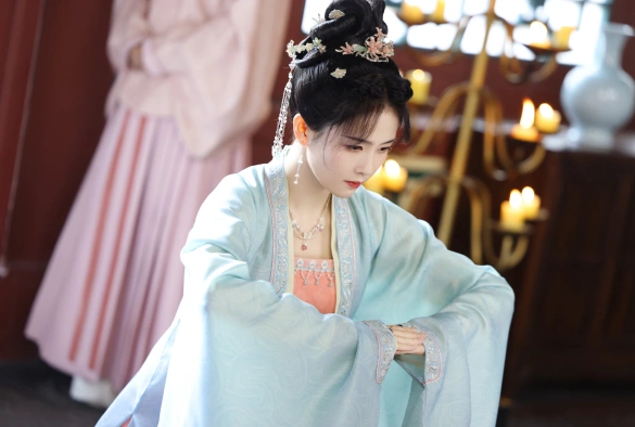 Кадр из дорамы История дворца Куньнин