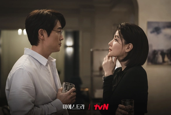 Кадр из дорамы Маэстра