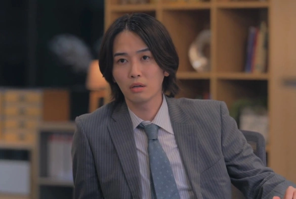 Кадр из дорамы Мой кумир стал начальником