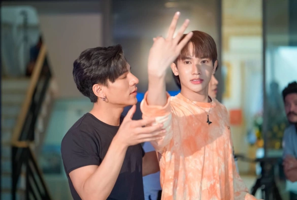 Кадр из дорамы За пределами звезды