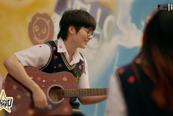 Кадр из дорамы За пределами звезды