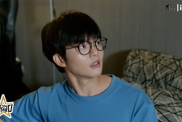 Кадр из дорамы За пределами звезды