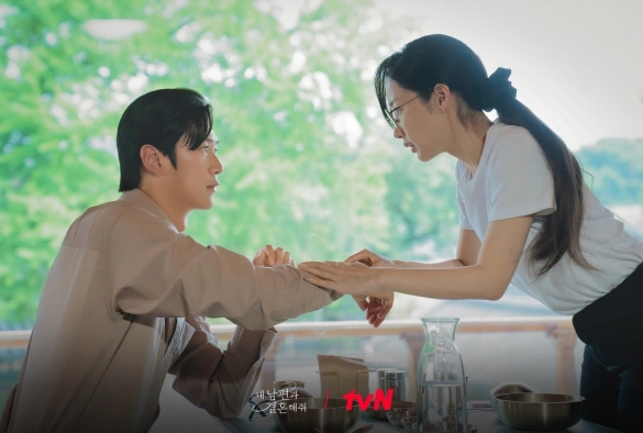 Кадр из дорамы Выходи замуж за моего мужа