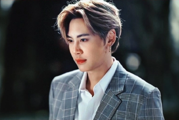 Кадр из дорамы Красный павлин