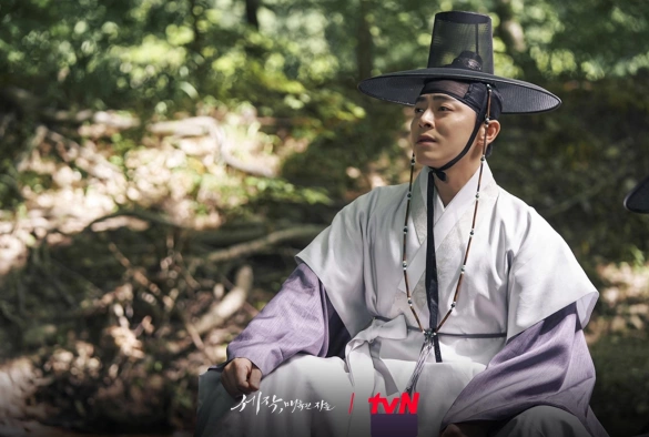 Кадр из дорамы Пленительный король