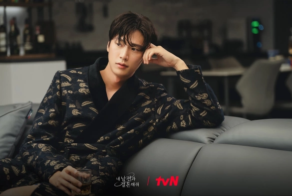 Кадр из дорамы Выходи замуж за моего мужа