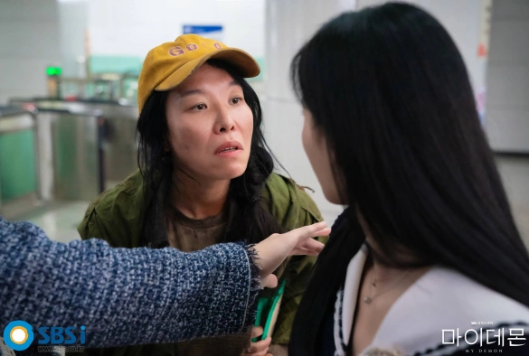 Кадр из дорамы Мой демон