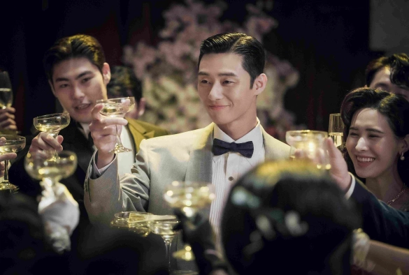 Кадр из дорамы Существо Кёнсона 1 сезон / Кёнсонское существо 1 сезон