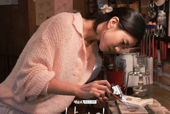 Кадр из дорамы Мужчина и женщина