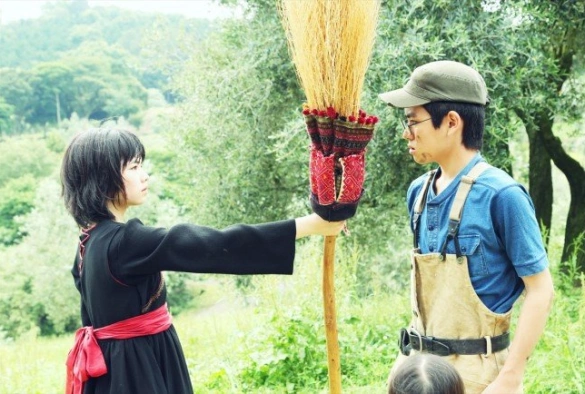 Кадр из дорамы Ведьмина служба доставки