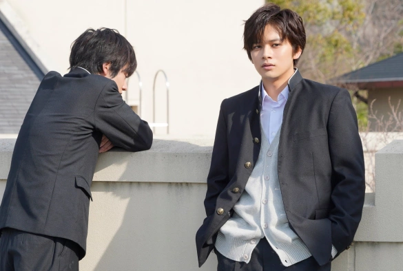 Кадр из дорамы Любит — не любит