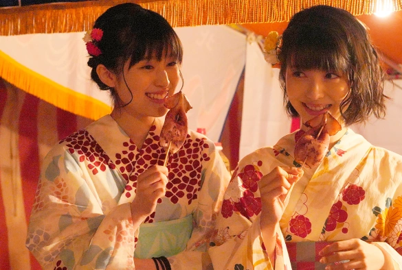 Кадр из дорамы Любит — не любит