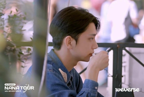 Кадр из дорамы НаНа-тур с Seventeen