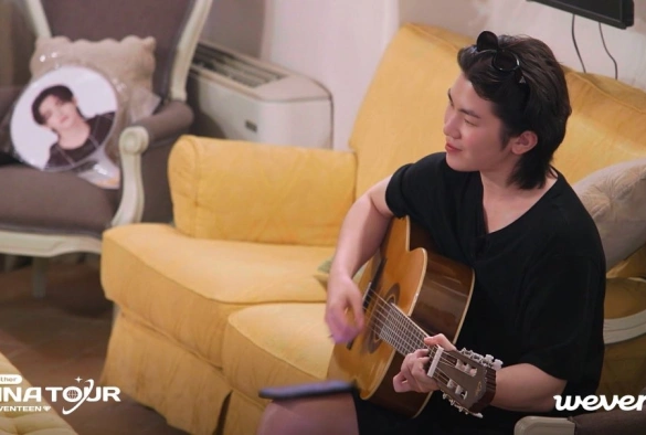 Кадр из дорамы НаНа-тур с Seventeen