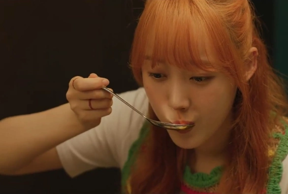 Кадр из дорамы Наш любовный треугольник