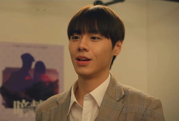 Кадр из дорамы Наш любовный треугольник