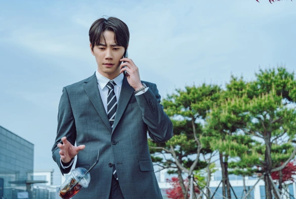 Кадр из дорамы Королевский путь