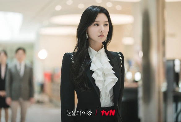 Кадр из дорамы Королева слёз