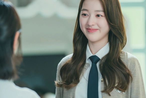 Кадр из дорамы Игра в пирамиду