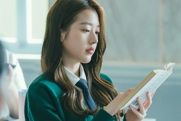 Кадр из дорамы Игра в пирамиду