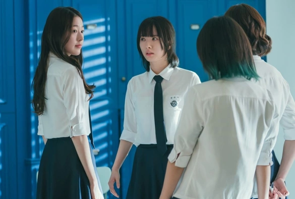 Кадр из дорамы Игра в пирамиду