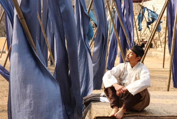 Кадр из дорамы Королевский портной