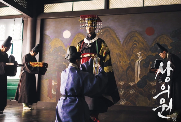 Кадр из дорамы Королевский портной