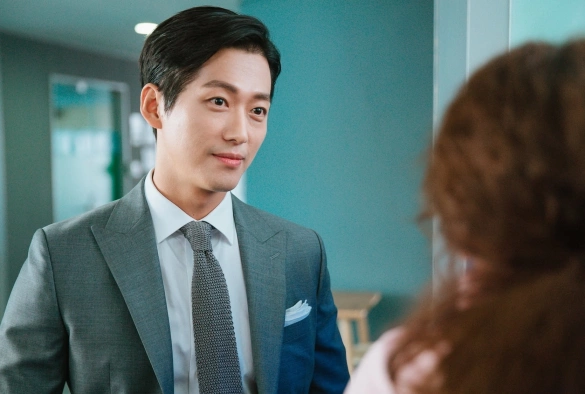 Кадр из дорамы Шпионка на полставки